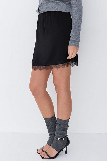 Юбка мини с кружевом