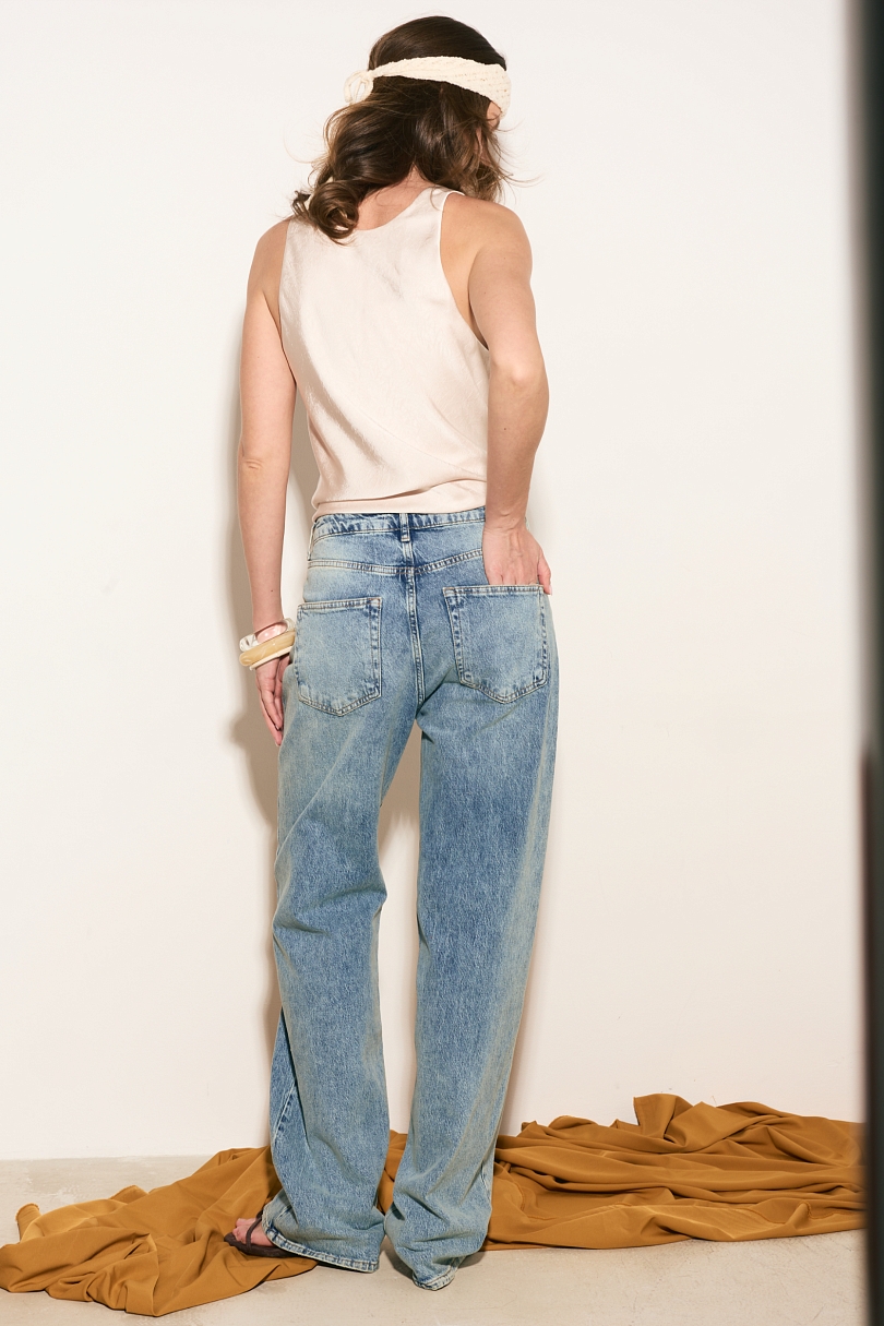 Джинсы прямые с завышенной посадкой