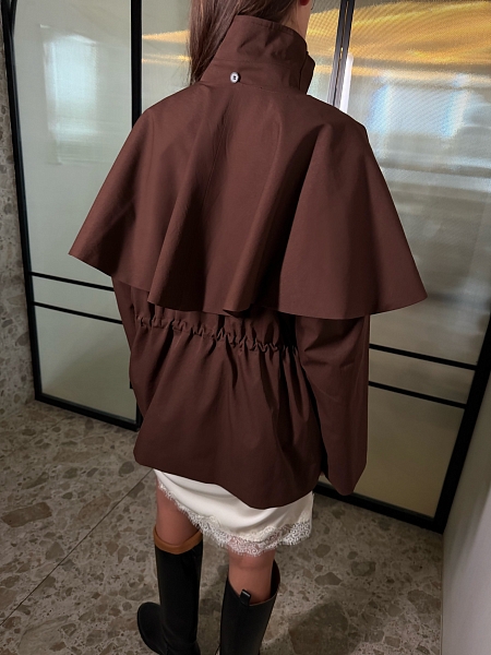 Тренч со съемным кейпом