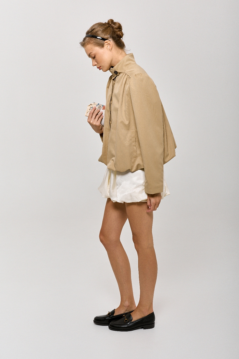 Тренч укороченный с декоративными сборками