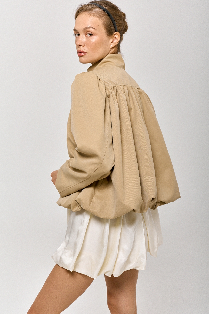 Тренч укороченный с декоративными сборками