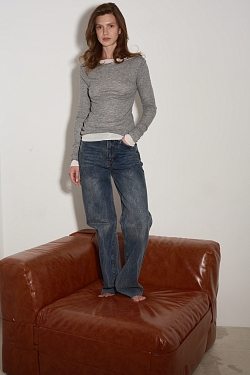 Джинсы с заниженной талией tint