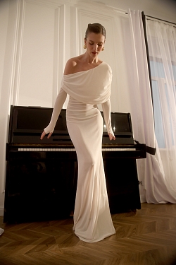 Платье асимметричное макси со сборками